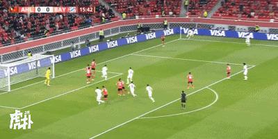 拜仁大胜巴萨莱万,莱万破门拜仁客场1-0领先