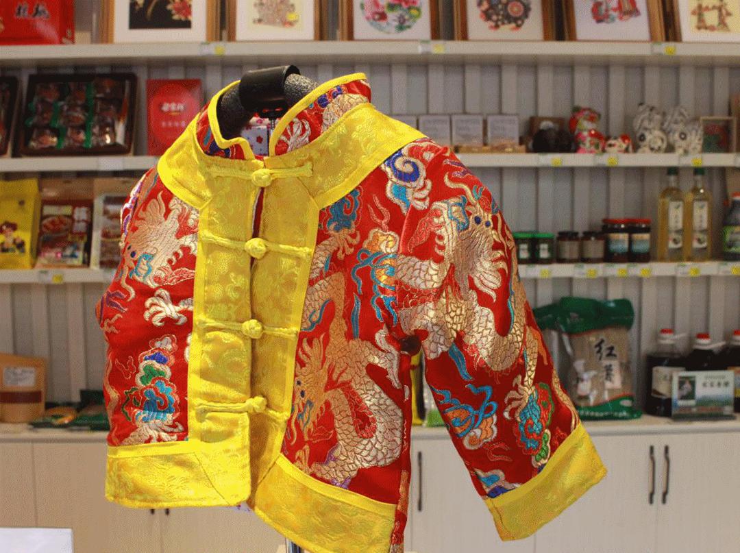 朋友们快来买年货,快来这里买东西英文