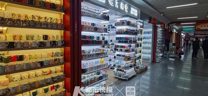 义乌小商品城今天开市迎客，有史以来最早，有商户刚一开门就接到5万美金订货款