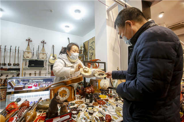 阿姨、爷叔快来“淘宝”！虬江路专区不仅在轻纺市场，亚新也有