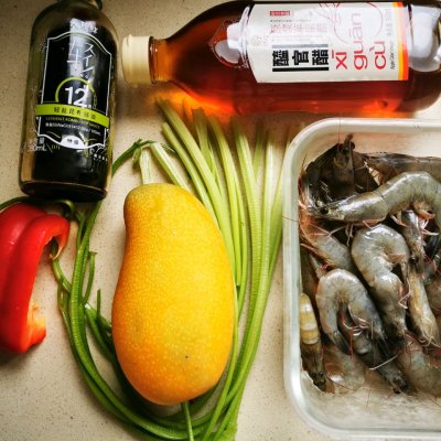 异域风情的酸辣芒果虾超级简单,芒果菠萝柠檬虾