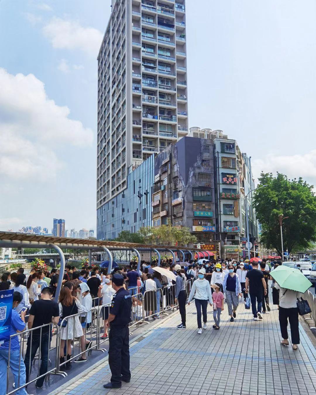 茶颜悦色奶茶排队8小时 (深圳第一家茶颜悦色奶茶店)