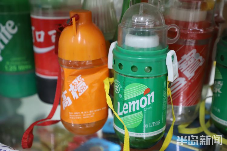 百味人生丨一箱过期方便面能卖3600！青岛小伙攒出“80后时光机”，收藏近6000件老物件