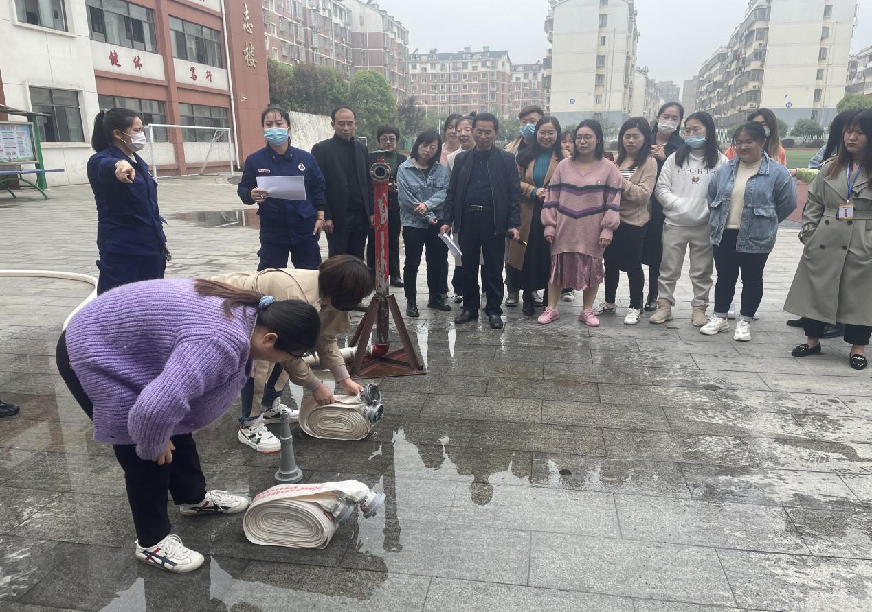 消火栓灭火演练步骤流程,社区灭火器使用实战演练方案