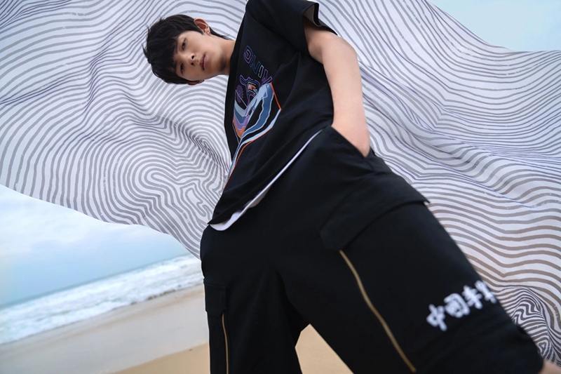 李宁肖战同款上衣,中国李宁巴黎时装周肖战同款