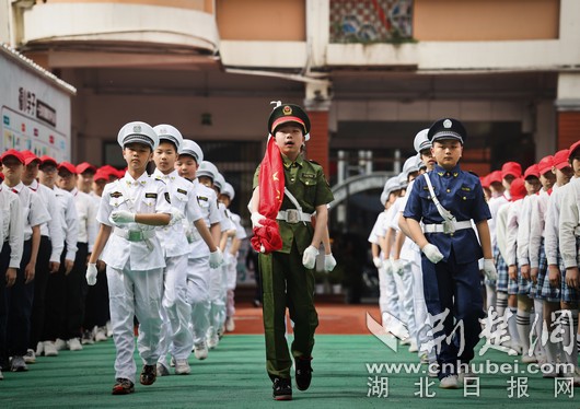 唱响校园之歌争做阳光少年,师生同唱教育歌