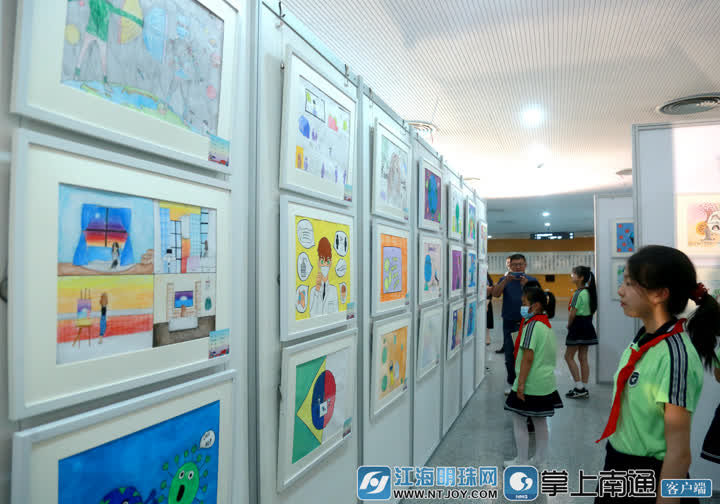 以画为媒激扬青春,以画传情共绘温暖主题画