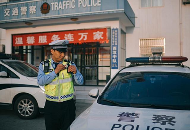 高速交警辅警的一天,高速交警上班的一天