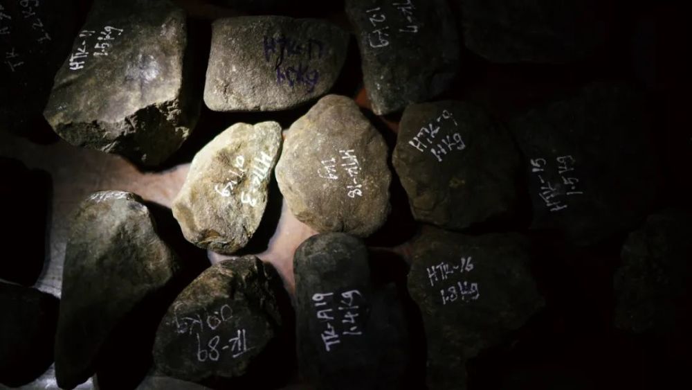 赌石的疯狂之旅,疯狂赌石之旅