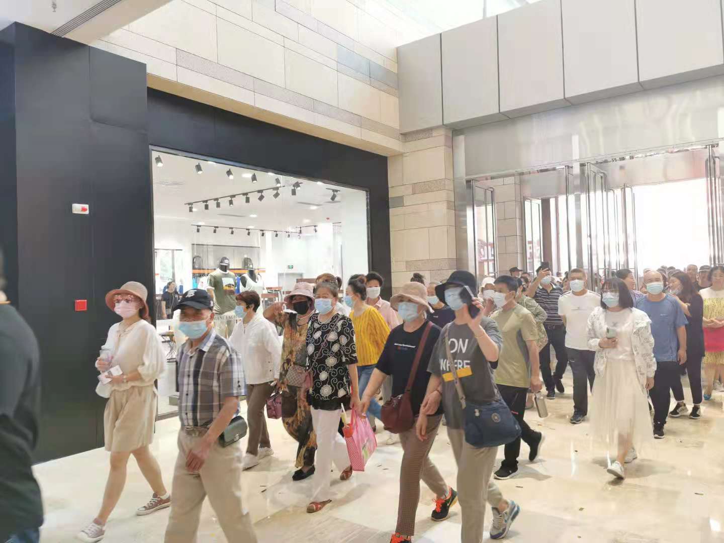 奥莱电商直播基地,奥莱体验店直播