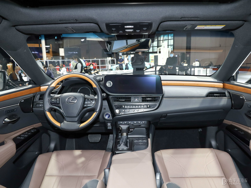 新款起亚嘉华实车曝光,2022丰田皇冠陆放豪华版图片