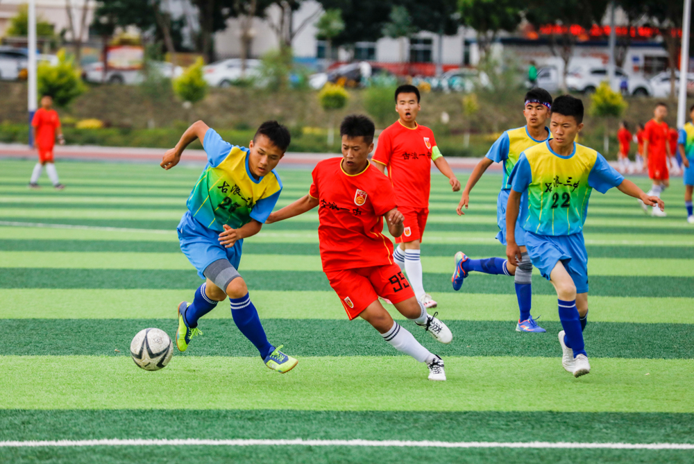 足球赛场上的催泪时刻,感动足球场上落泪的瞬间