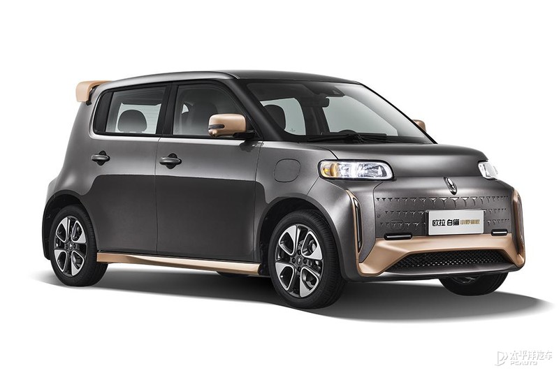 新款起亚嘉华实车曝光,2022丰田皇冠陆放豪华版图片