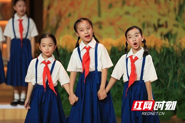 美在“云端”——郭晓芳老师和“我是接班人”网络大课堂