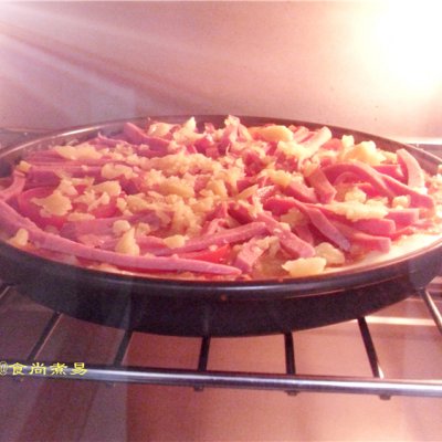 #2021趣味披萨组——芝香“食”趣#番茄肠仔拉丝披萨