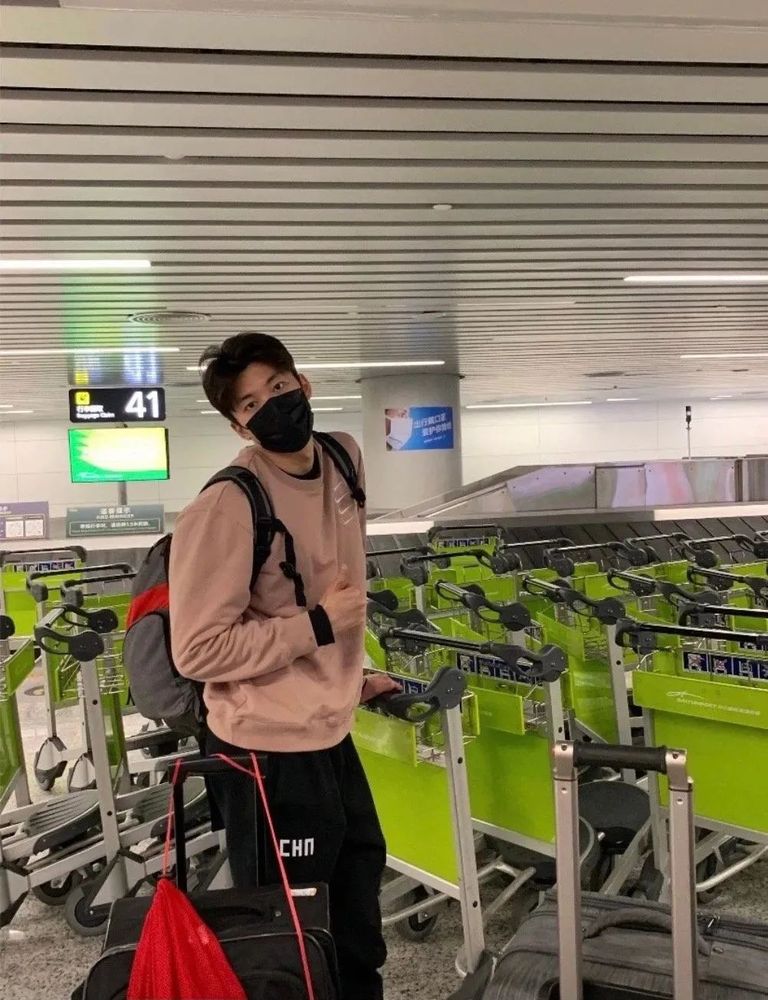 运动员穿的什么中国品牌,中国运动员穿的衣服品牌