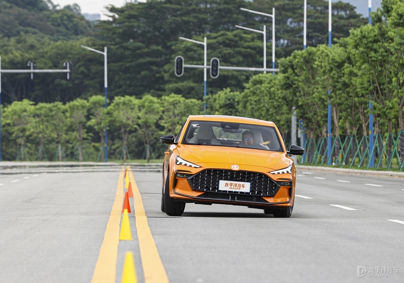 10万块钱有尾翼新车,10万左右有尾翼的车