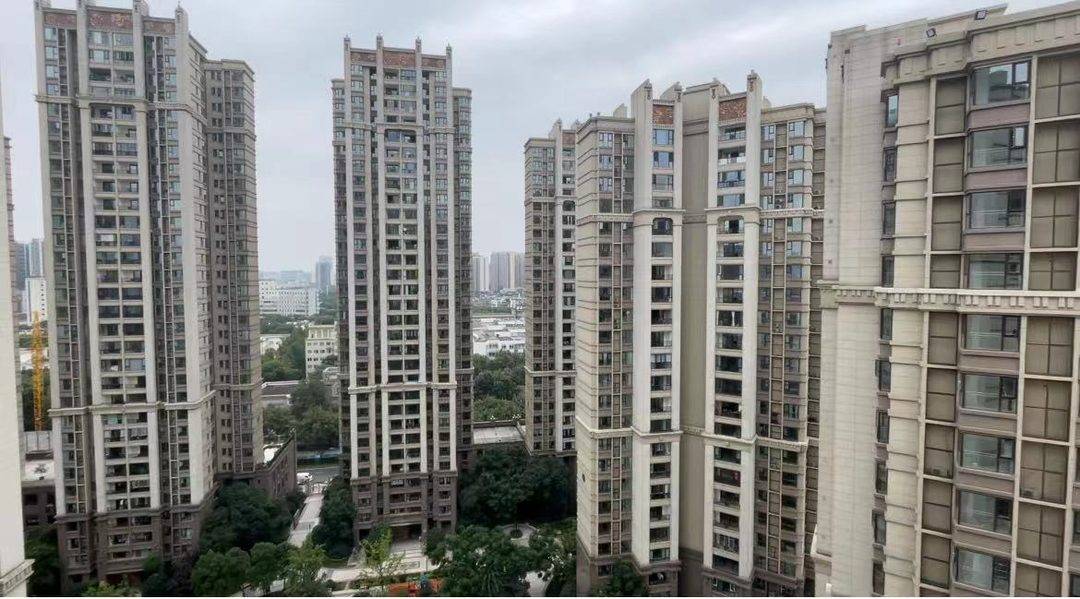 新房刷白地面找平怎么验房,新房验房地面有裂缝怎么办