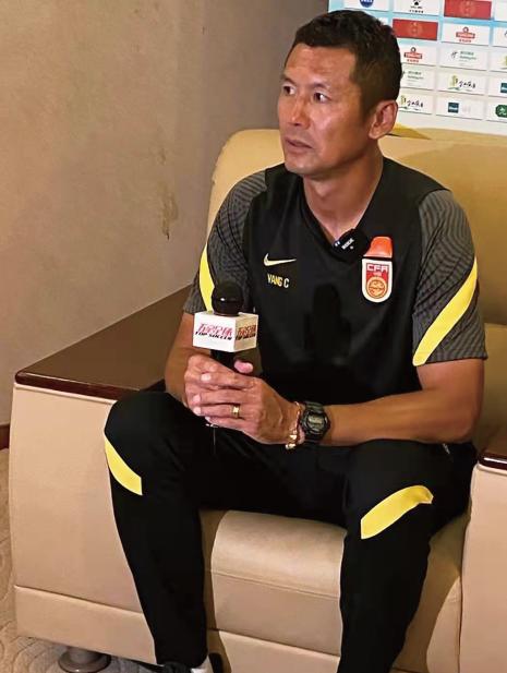 杨晨是留洋球员里最成功的一位吗,杨晨海外高光时刻