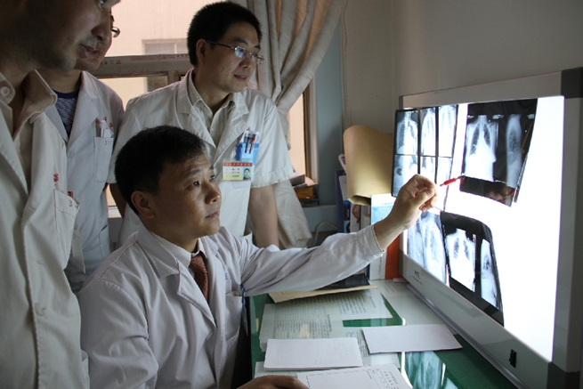 洹泉涌流·聚才兴安|安阳市肿瘤医院副院长、主任医师李保中:“在治病救人的道路上前行”