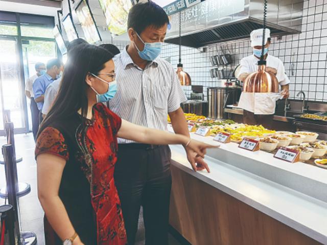 外眼看,护大河之洲引百鸟来栖