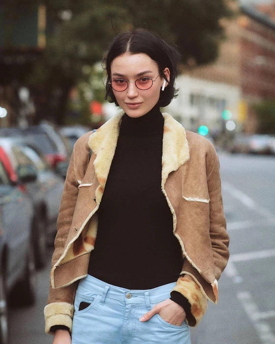 冬天女明星们衣服的穿搭,冬天穿大衣的时尚女人