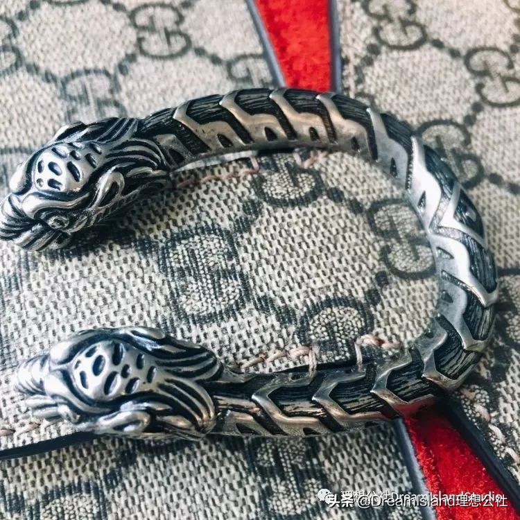 推荐几款适合女生的小包包,想买一款适合的小包包