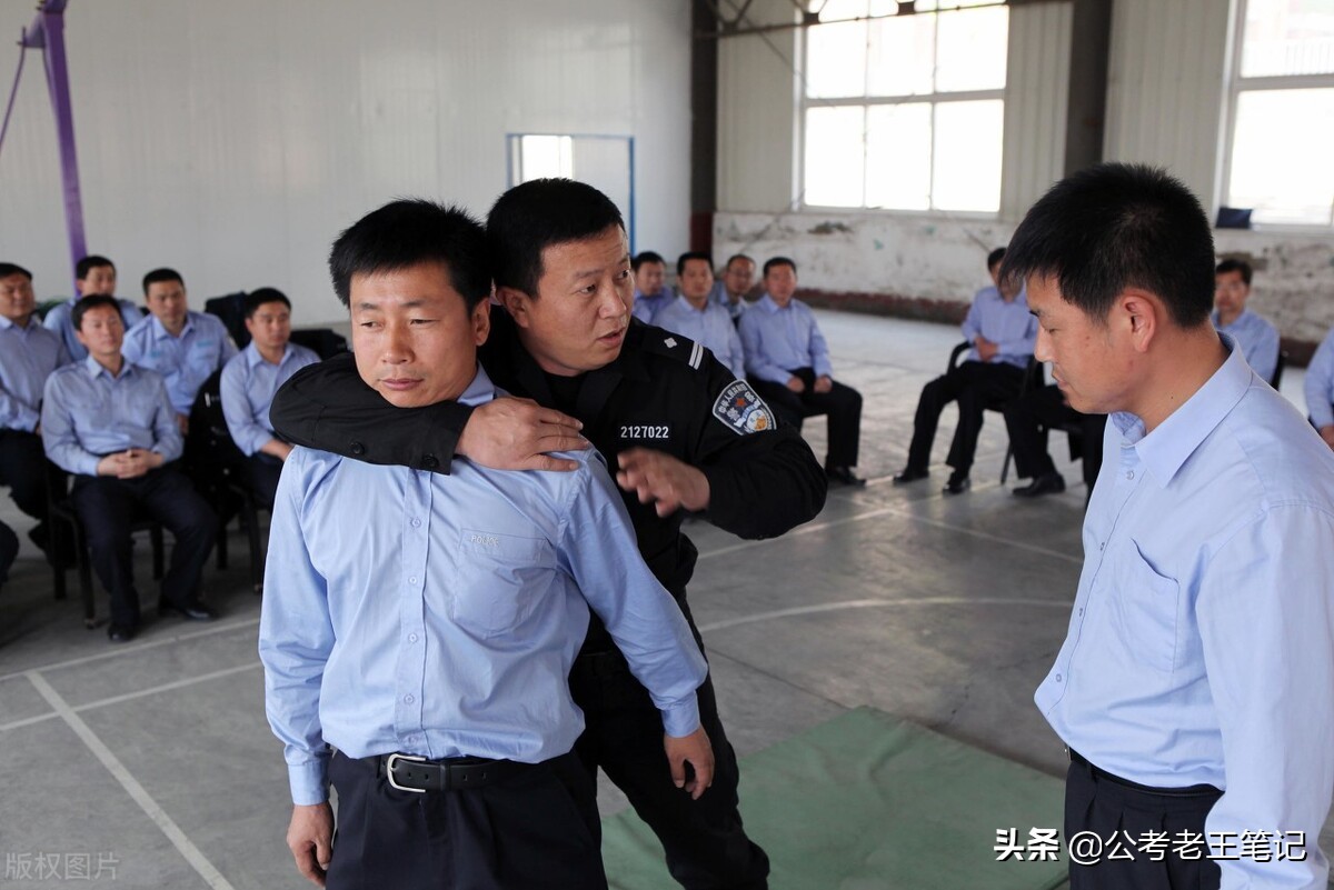 狱警为什么工资那么高,狱警工资高还是民警工资高