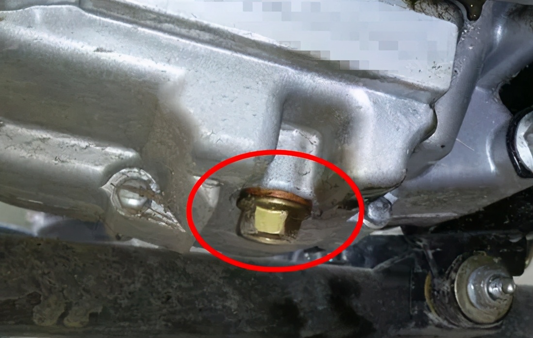 为什么4s保养维修工建议你换东西,做保养的时候发动机清洗有必要吗