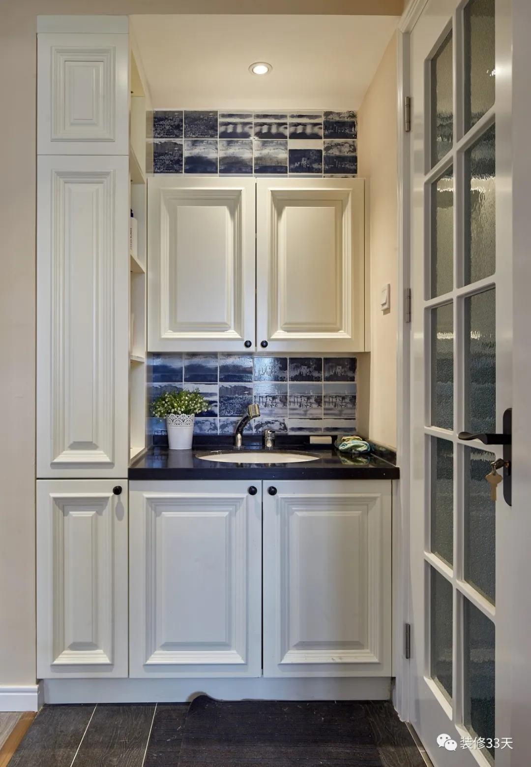 洗手盆上面可以不安装镜子吗,洗手台的镜子对着门怎样装修好