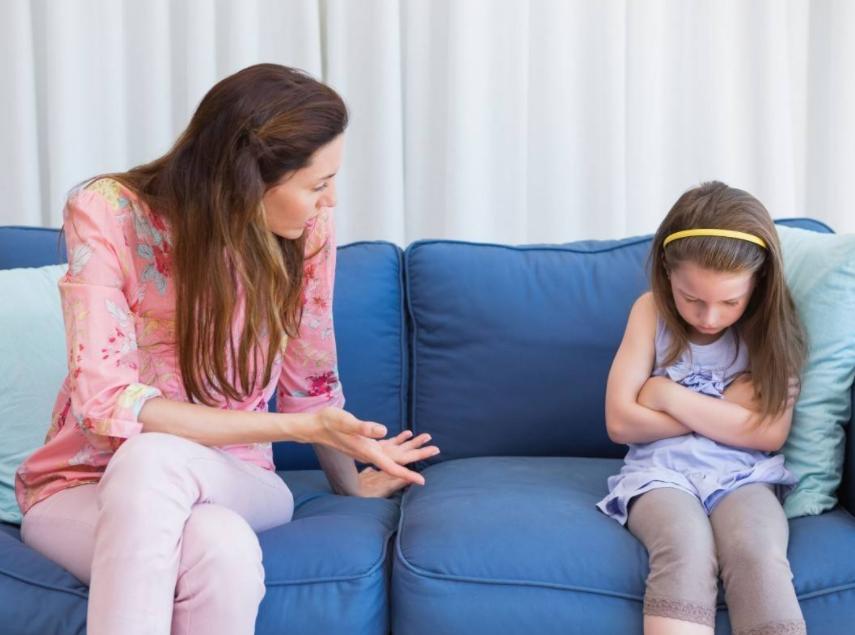 活在父母眼里的孩子会有多惨,活在父母的指责中长大