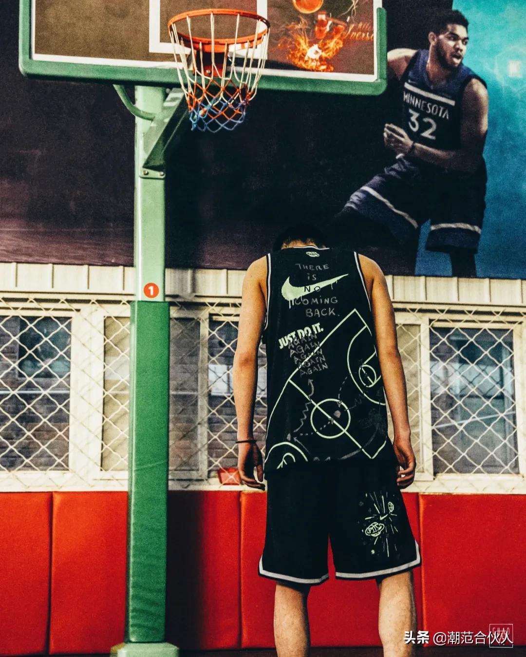 阔别球场,阔别球场很久