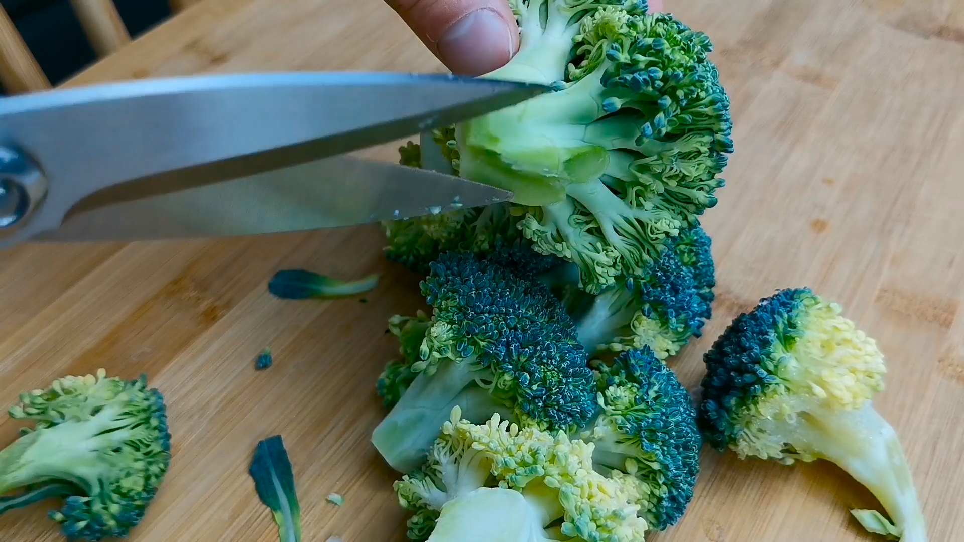 西兰花怎么清洗农药残留,西兰花用盐水泡能去除农药残留吗