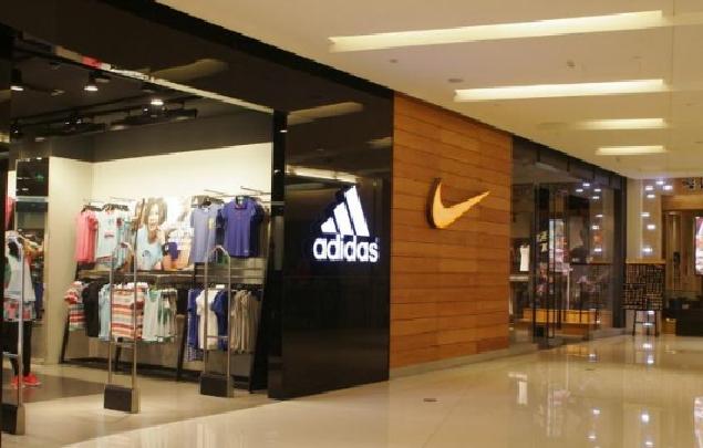 为什么阿迪和耐克卖的便宜,为什么阿迪达斯和耐克店在隔壁