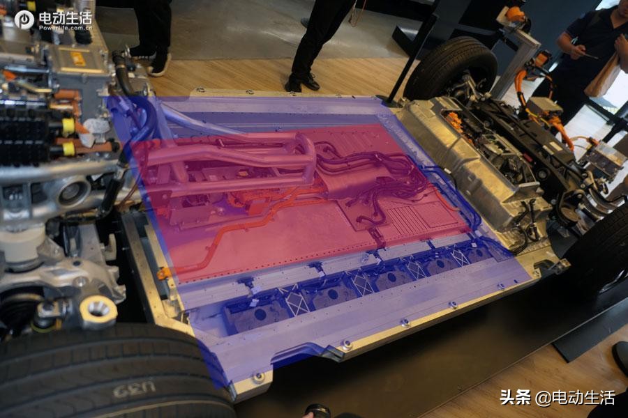 奔驰eqe科技,奔驰科技最新