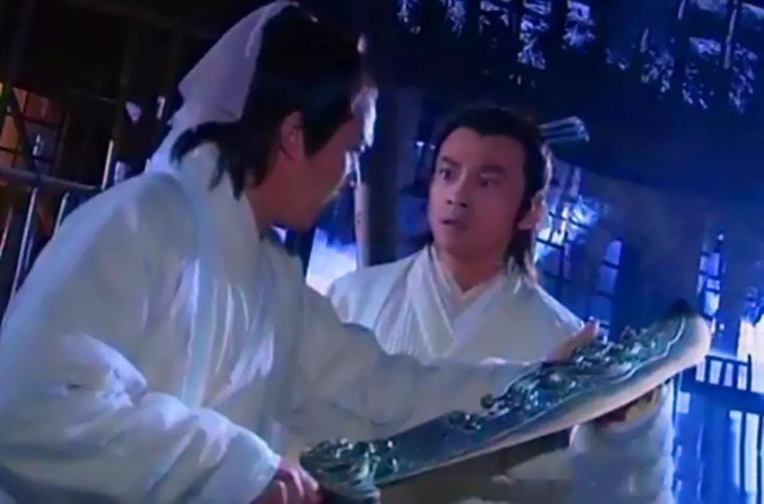 倚天屠龙记里一刀一剑的秘密,倚天屠龙记倚天剑被抢