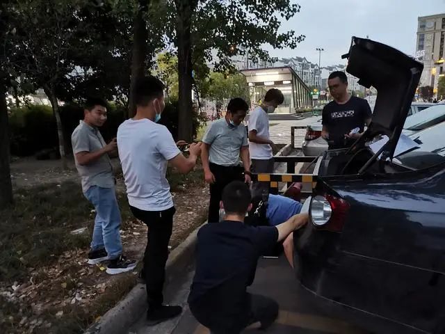 从此，江湖上又多了一帮二手车兄弟