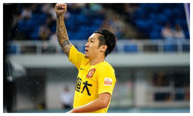 上场就爆发！25岁国脚再现大师级传球，难怪恒大球迷看好接班郑智