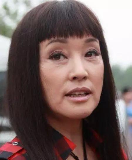 四婚三离、58岁嫁富豪！坐牢422天、身家亿万！传奇女人