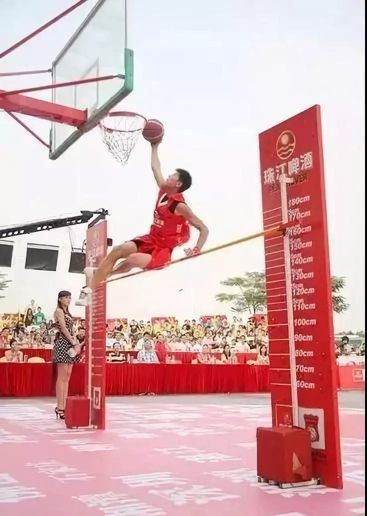 罗杰现在还打球吗,罗杰巅峰时期扣篮