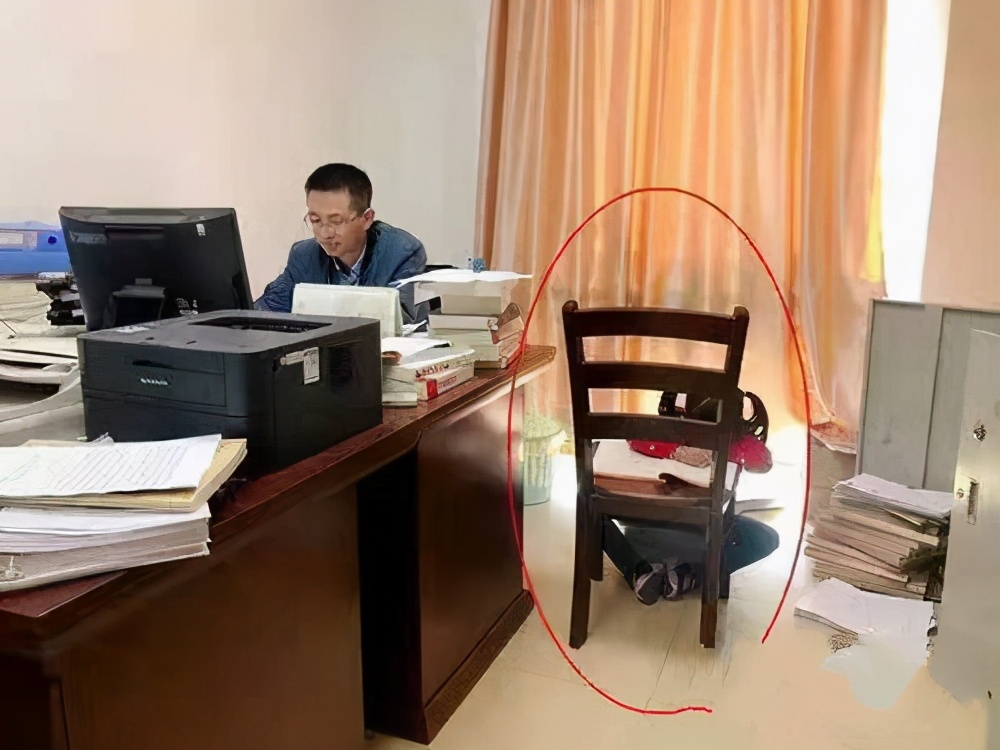 严禁家长批改作业的利弊,禁止家长批改作业教师该如何减负