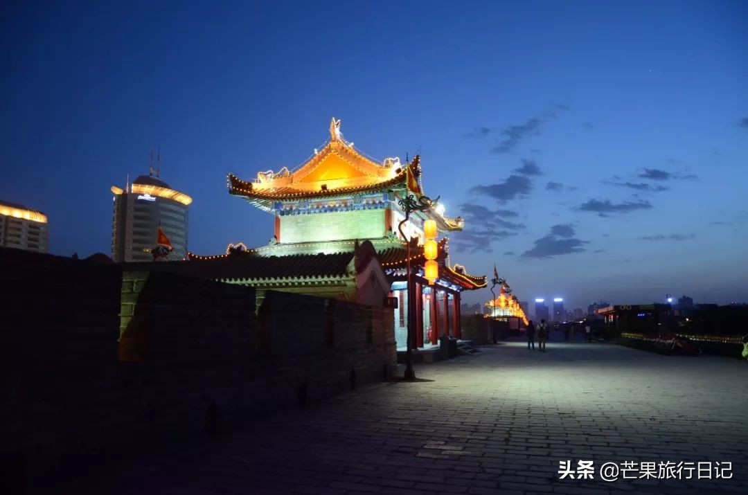 女孩辞职从广州去甘肃*疆新**旅行，途经敦煌哈密有惊无险的难忘经历