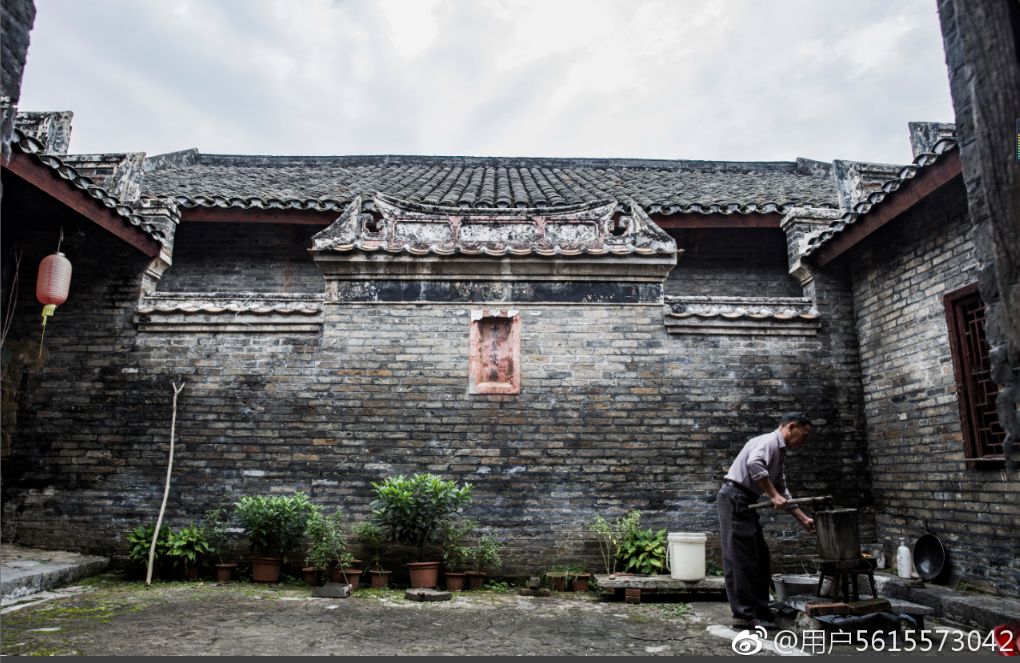 成都坐动车直达这片原始秘境！深幽峡谷、云海奇观、罕见古村…带你逃离夏天！