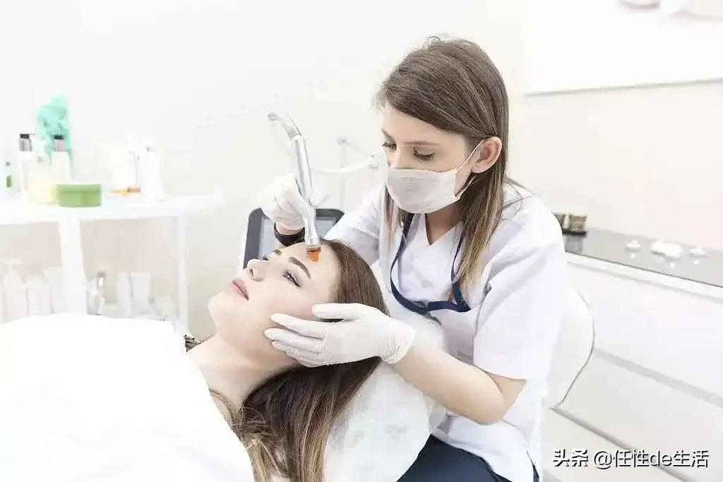 刷酸为什么避开脸颊,刷酸会脸垮吗