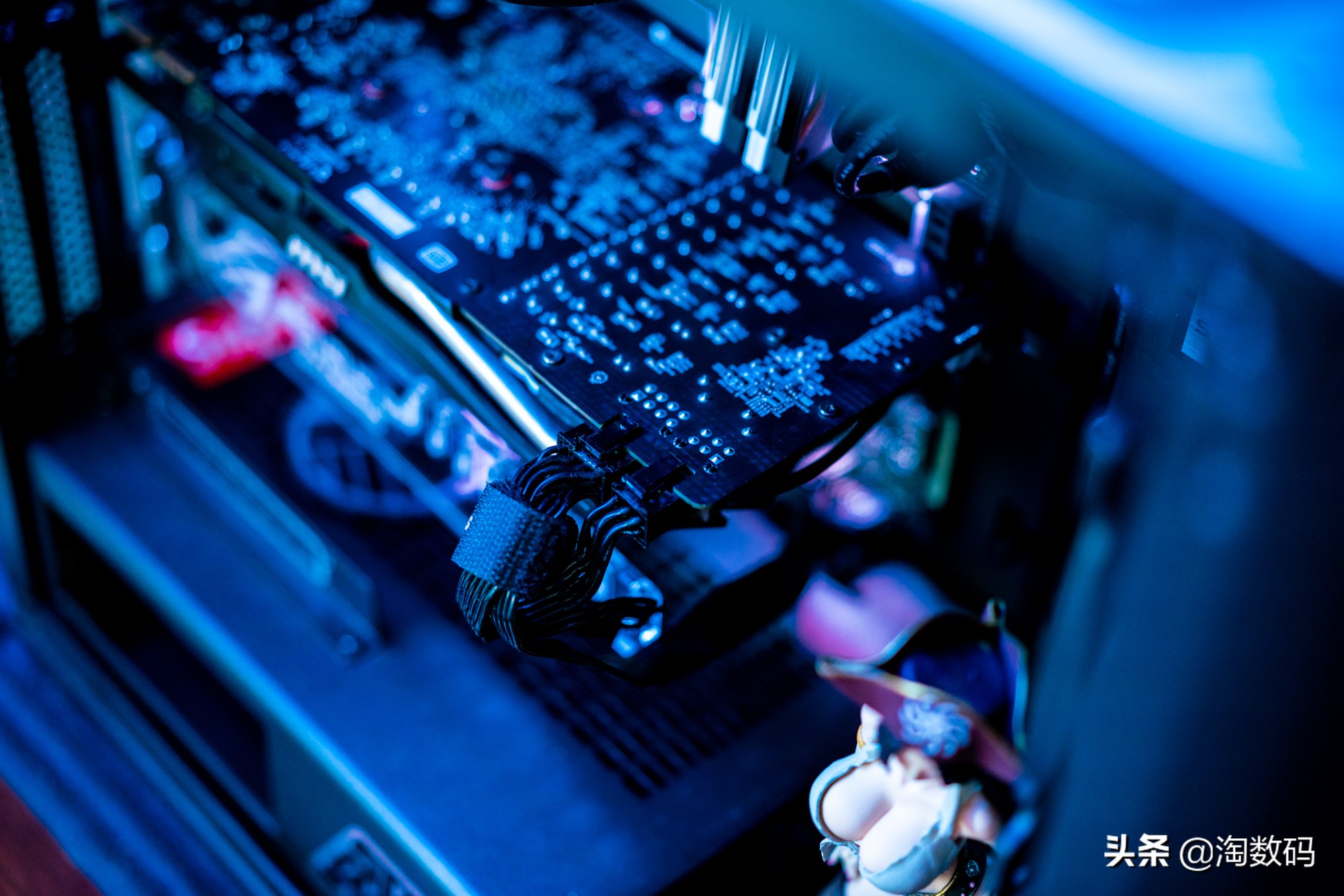 少年曾经的梦想：箱底翻出一张MSI微星R9280X红龙显示卡再战江湖