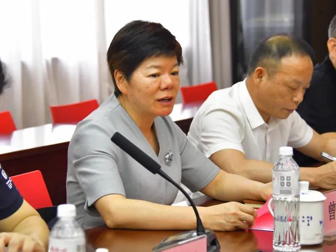 瀛﹀啗涓vs鑻嶅崡涓瓒崇悆,鑻嶅崡涓鍜屽鍐涗腑瀛︾殑鍏崇郴