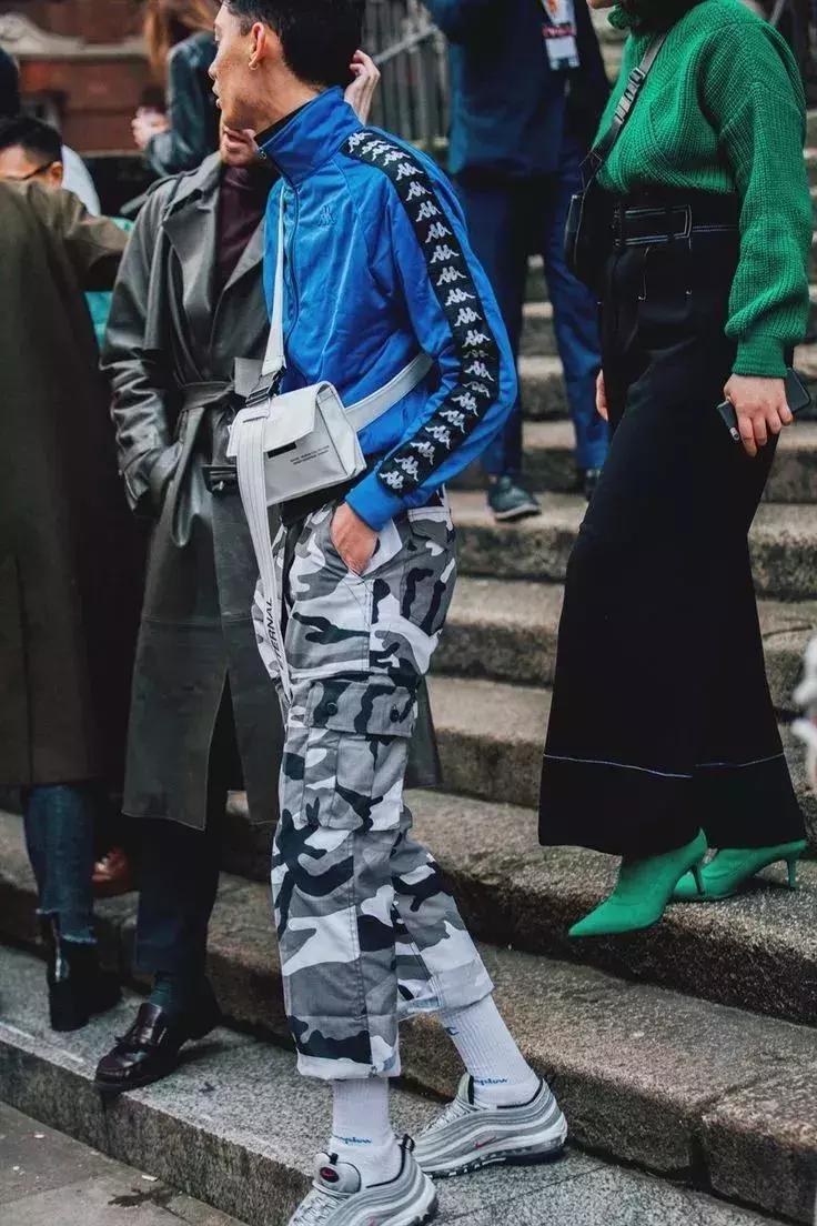 潮爆了｜冬天羽绒服穿腻了，可以试试这种复古运动风