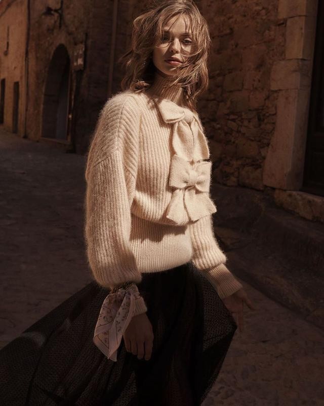 丝巾系法又来更新了精致女人必备,时尚丝巾的100种系法请收藏