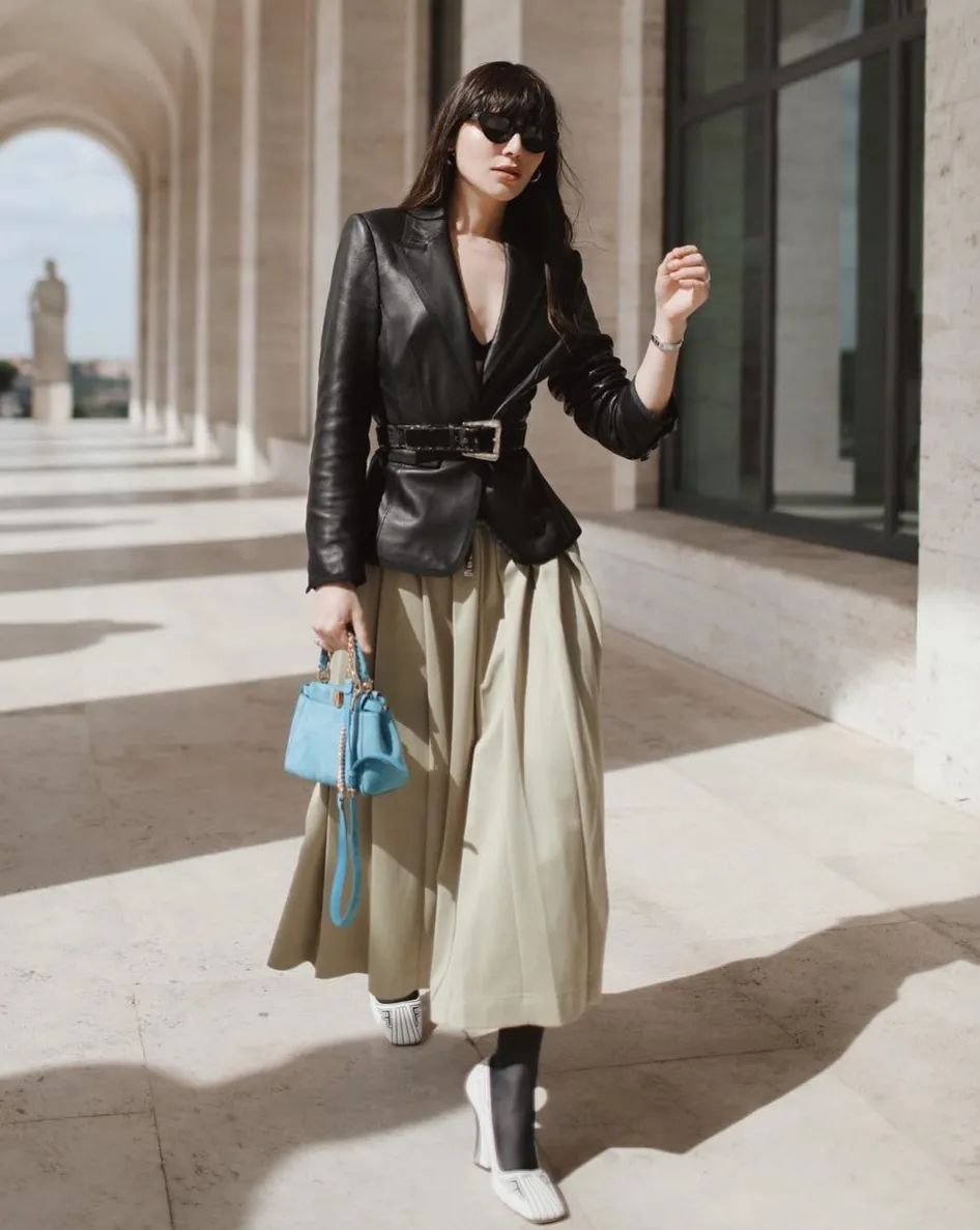 一件皮西装可以有多帅？时髦精们早已给出了答案