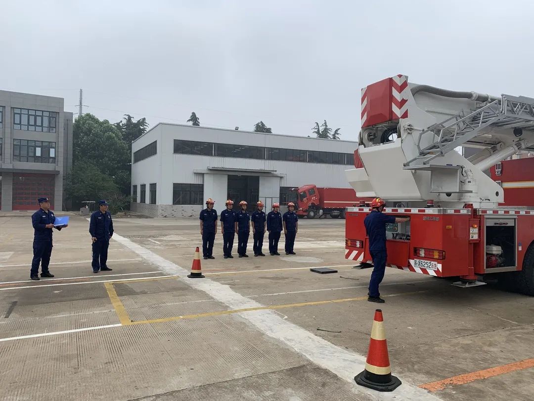 紧扣实战夯基础，苦练本领促提升--徐州市消防救援支队举高消防车驾驶员培训纪实